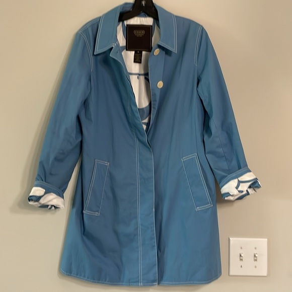 Coach - Picture 3 of 8